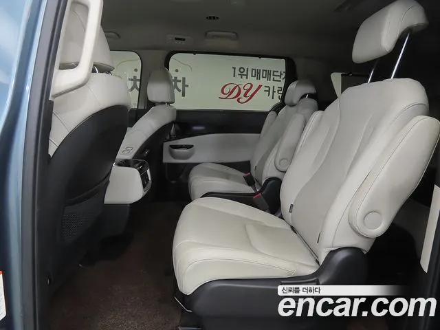 Kia Carnival 2021 thumb 2