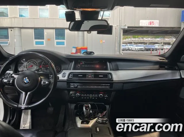 BMW M5 2015 thumb 3