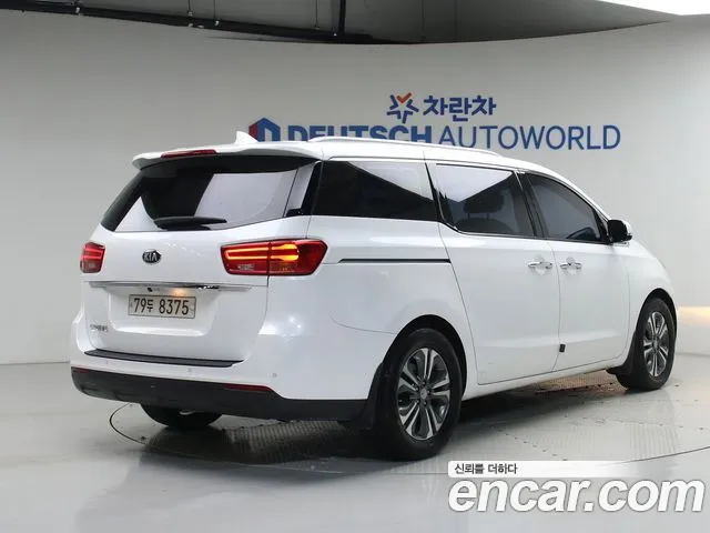 Kia Carnival 2019 thumb 2