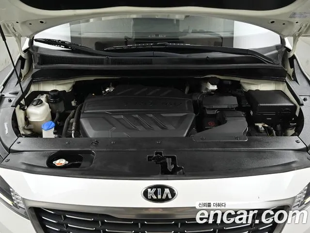 Kia Carnival 2019 thumb 4