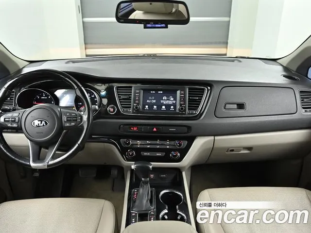 Kia Carnival 2019 thumb 12