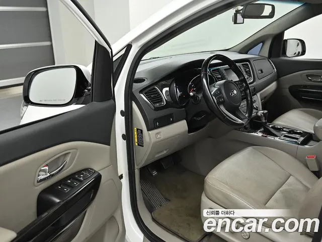 Kia Carnival 2019 thumb 8