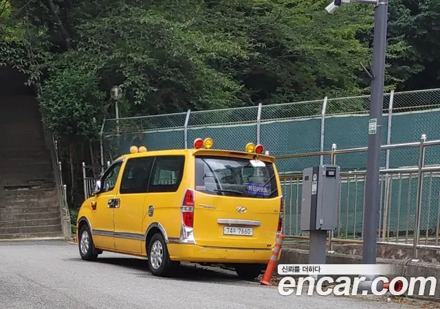 Hyundai Staria 2012 thumb 5