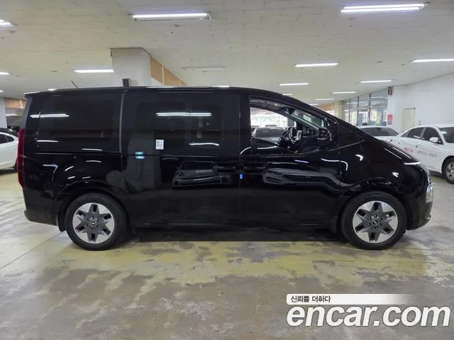 Hyundai Staria 2022 thumb 8
