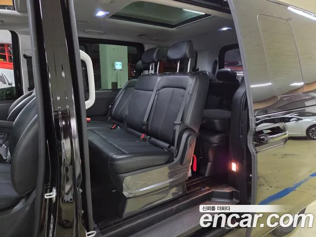 Hyundai Staria 2022 thumb 9