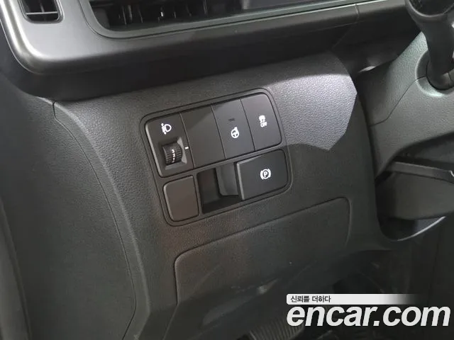 Hyundai Staria 2022 thumb 3