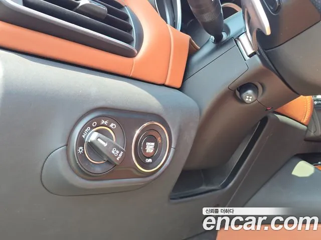 Maserati Levante 2017 thumb 10