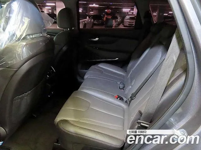 Hyundai Santa Fe 2018 thumb 9