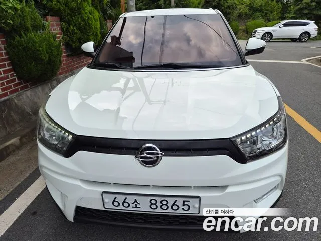 KGM Tivoli 2015 thumb 2