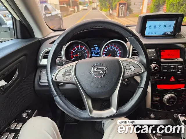 KGM Tivoli 2015 thumb 6