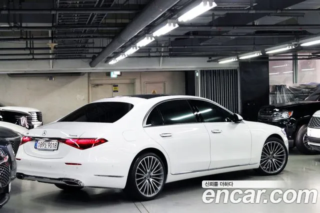 Mercedes-Benz S-Class 2025 thumb 9