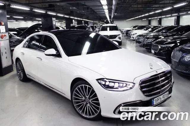 Mercedes-Benz S-Class 2025 thumb 4