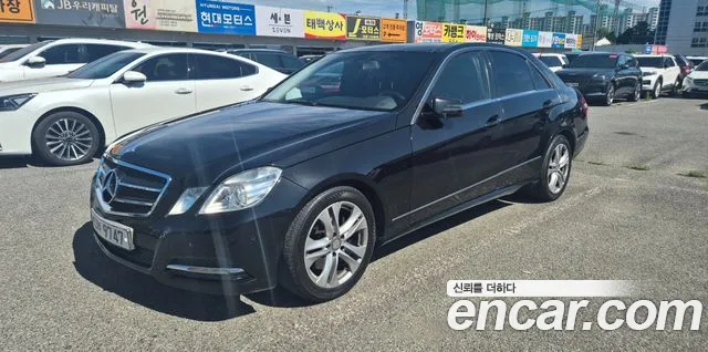 Mercedes-Benz E-Class 2011 thumb 12