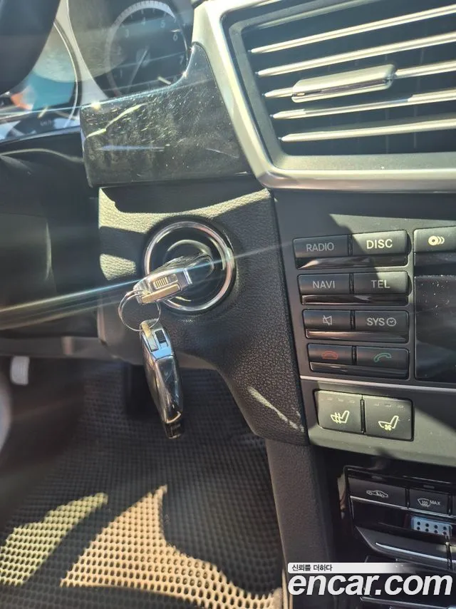 Mercedes-Benz E-Class 2011 thumb 4