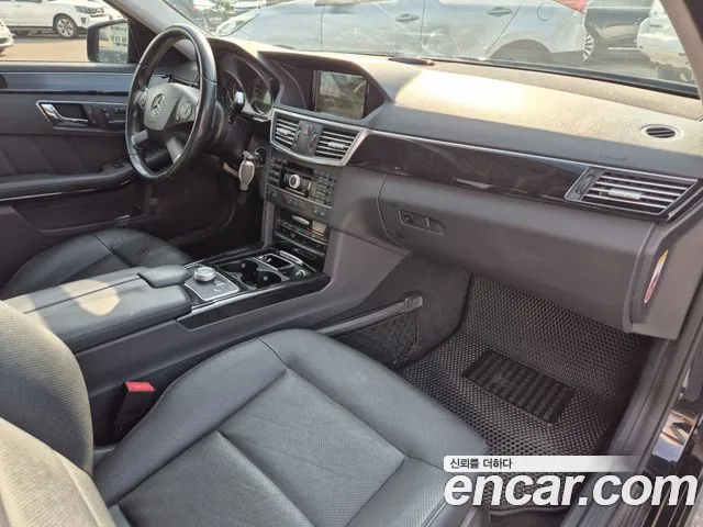 Mercedes-Benz E-Class 2011 thumb 6