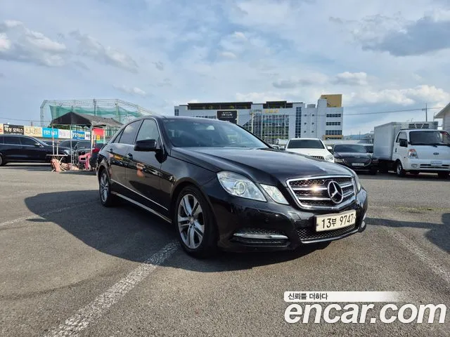Mercedes-Benz E-Class 2011 thumb 9