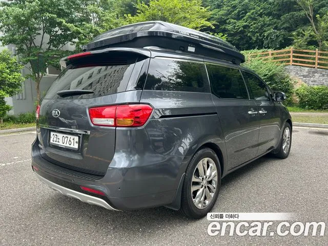 Kia Carnival 2016 thumb 4