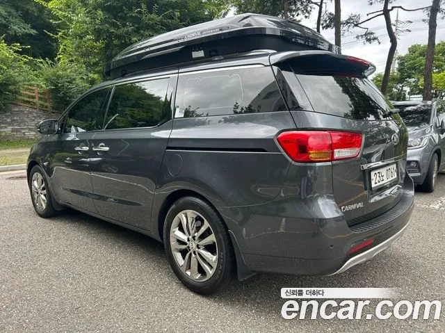 Kia Carnival 2016 thumb 5
