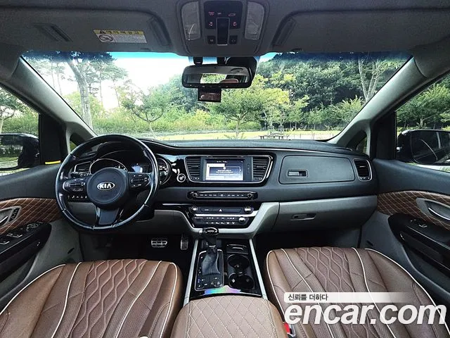 Kia Carnival 2014 thumb 3
