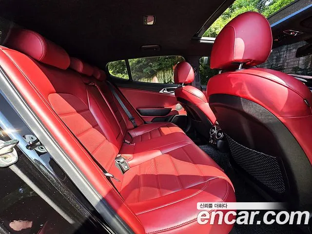 Kia Stinger 2018 thumb 6