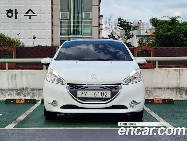 Peugeot 208 2013 thumb 3