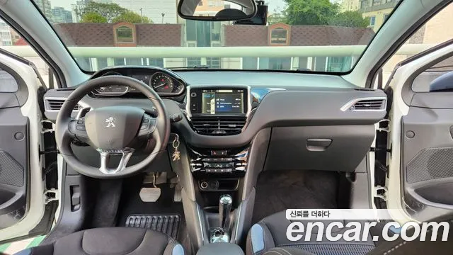 Peugeot 208 2013 thumb 7
