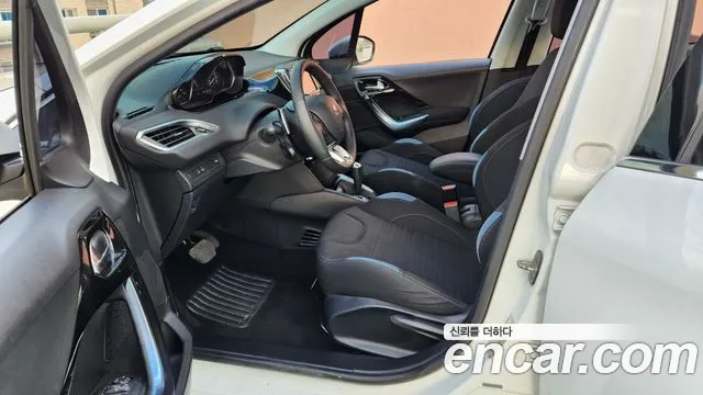 Peugeot 208 2013 thumb 10