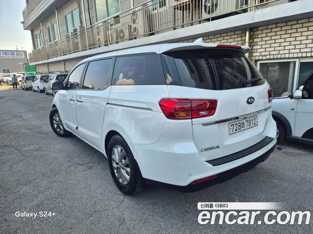 Kia Carnival 2020 thumb 8