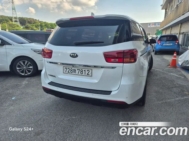 Kia Carnival 2020 thumb 6