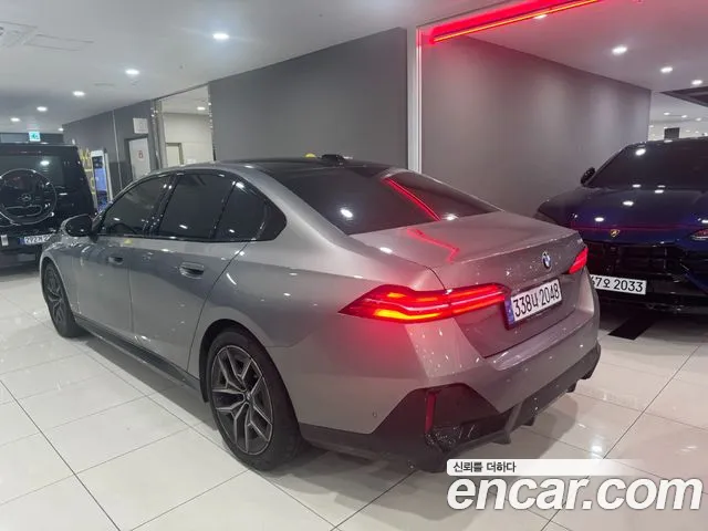 BMW 5 серии 2025 thumb 8