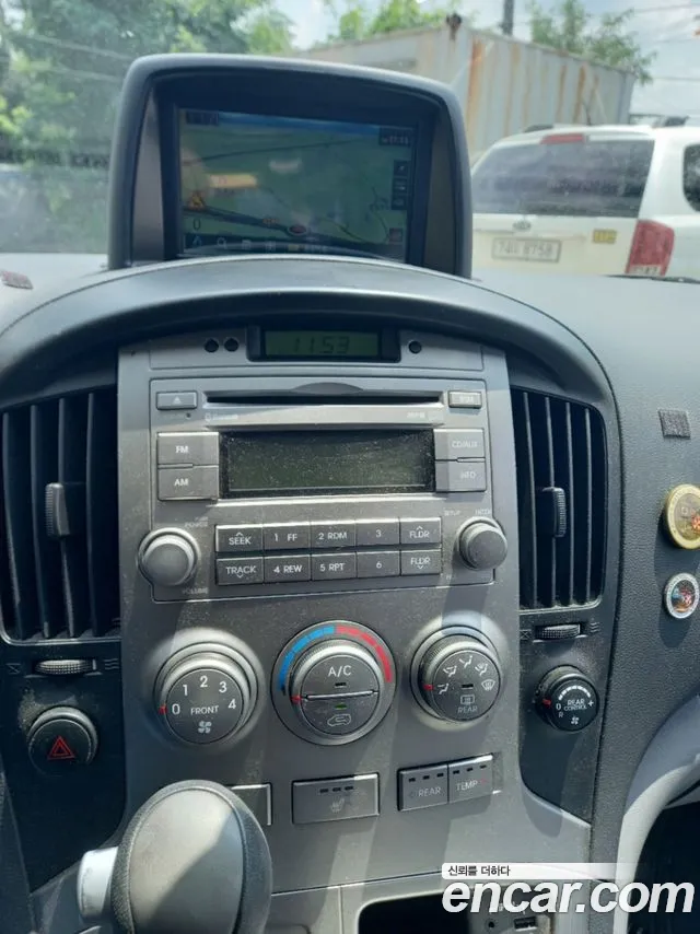 Hyundai Staria 2012 thumb 3