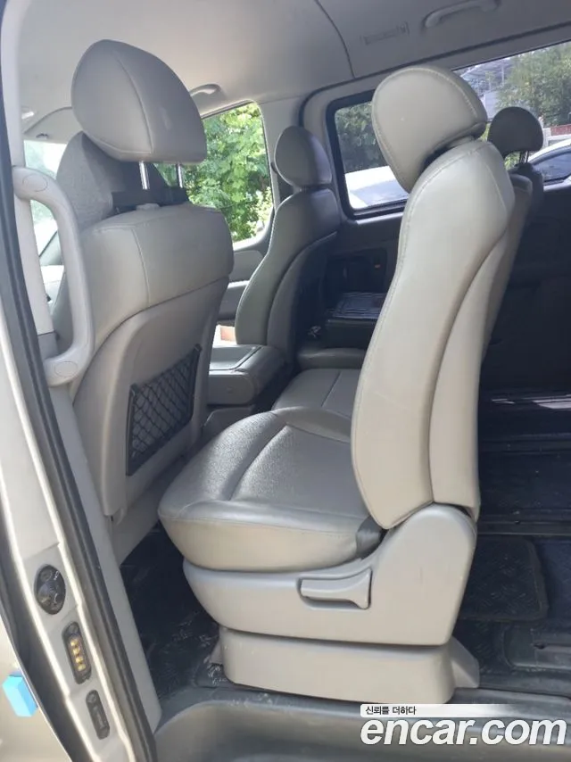 Hyundai Staria 2012 thumb 5