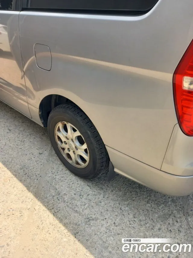 Hyundai Staria 2012 thumb 10