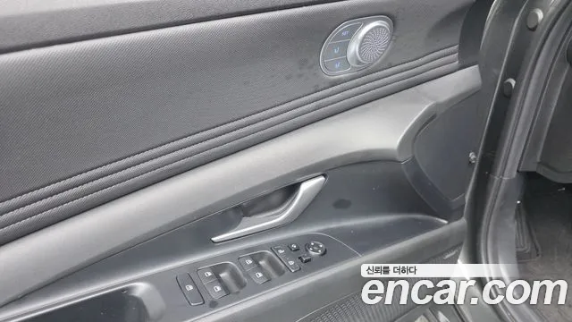 Hyundai Elantra 2022 thumb 6