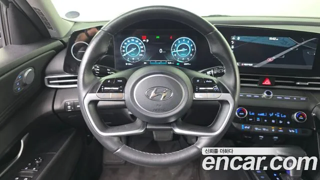 Hyundai Elantra 2022 thumb 2