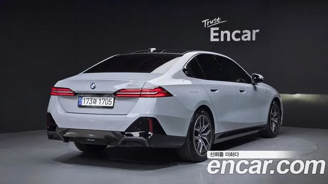 BMW 5 серии 2024 thumb 9