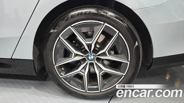 BMW 5 серии 2024 thumb 8