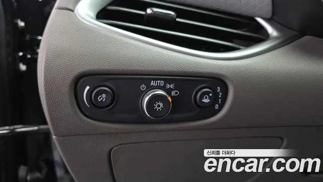 Chevrolet Malibu 2017 thumb 8