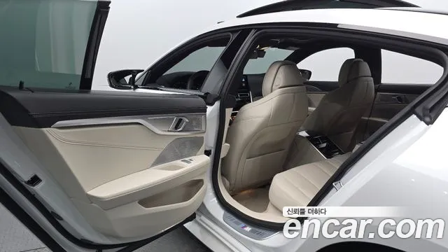 BMW 8 серии 2025 thumb 7