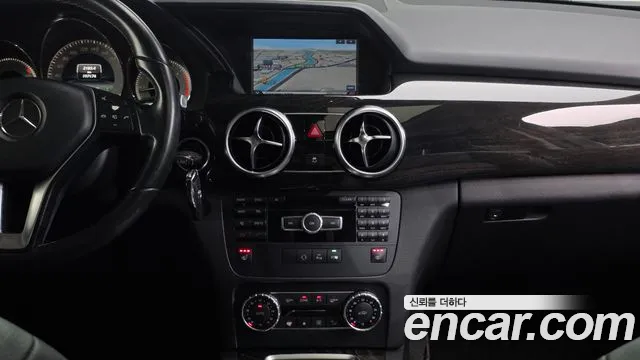Mercedes-Benz GLC-Класс 2015 thumb 12