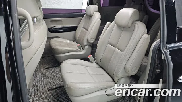 Kia Carnival 2018 thumb 12