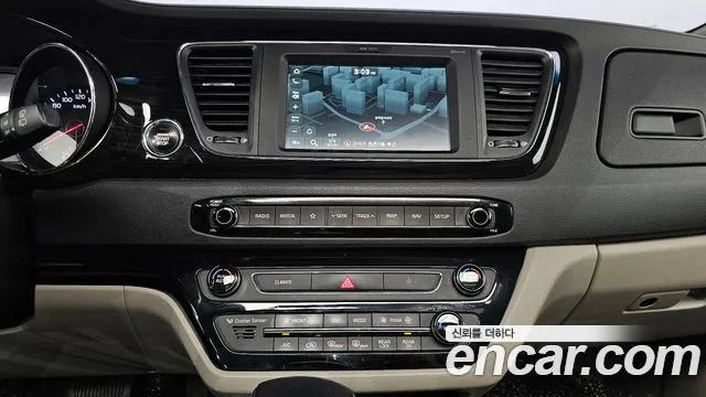 Kia Carnival 2018 thumb 4