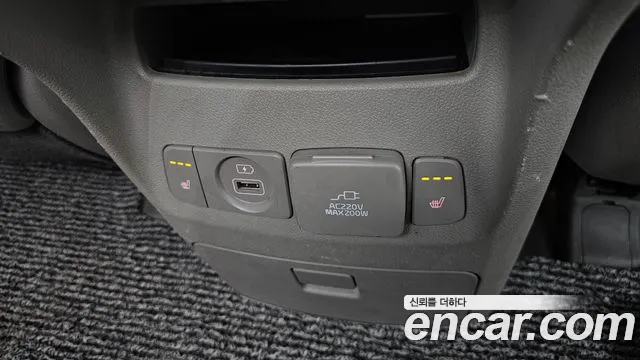 Kia Carnival 2018 thumb 9