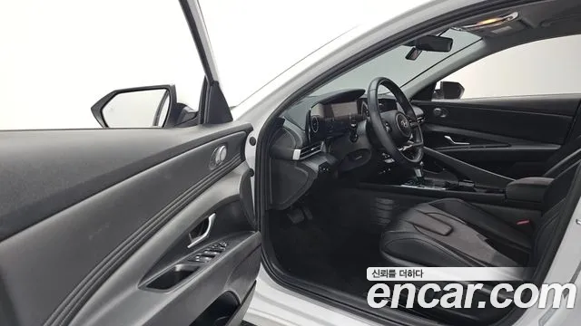Hyundai Elantra 2023 thumb 4