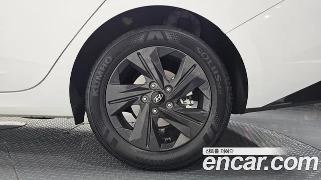 Hyundai Elantra 2023 thumb 2