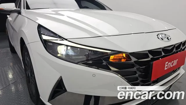 Hyundai Elantra 2023 thumb 3