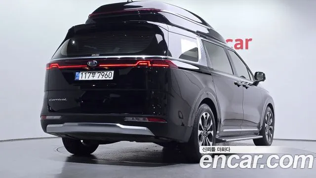 Kia Carnival 2021 thumb 8