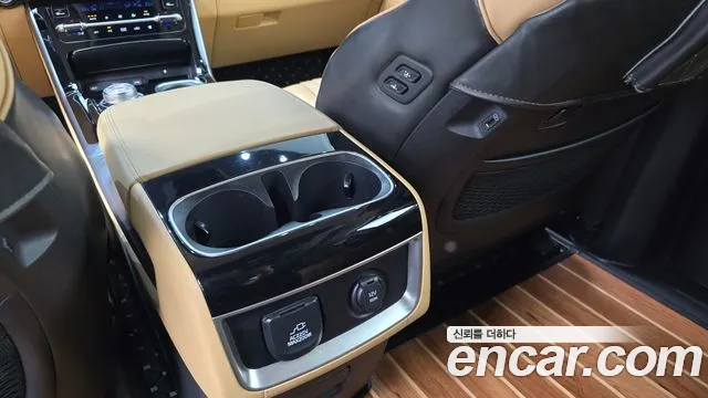 Kia Carnival 2021 thumb 3