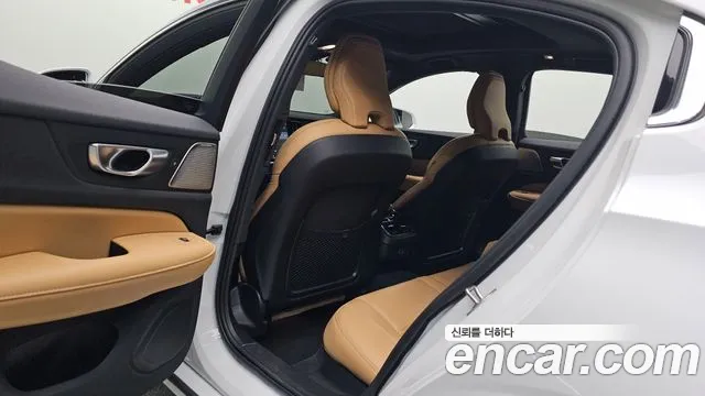 Volvo S60 2024 thumb 5