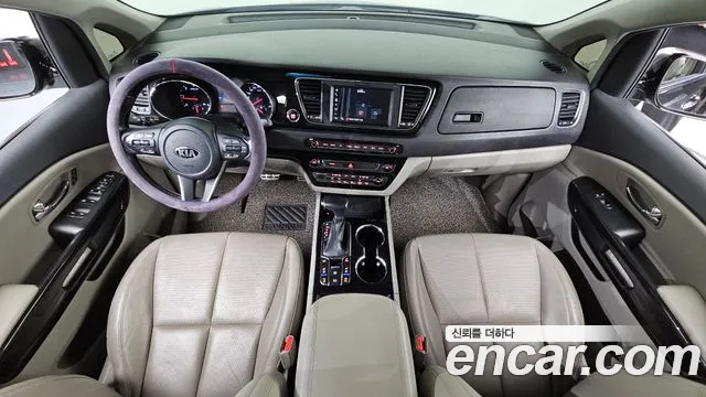 Kia Carnival 2018 thumb 10